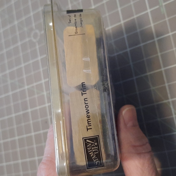 Timeworn Trim set of 4 rubber Stampin Up set - Picture 3 of 4